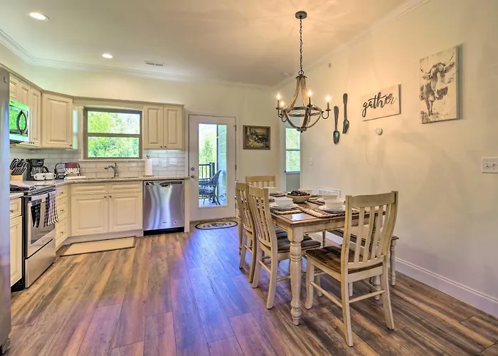 Townsend Condo With Pool, Great Smoky Mountain Views