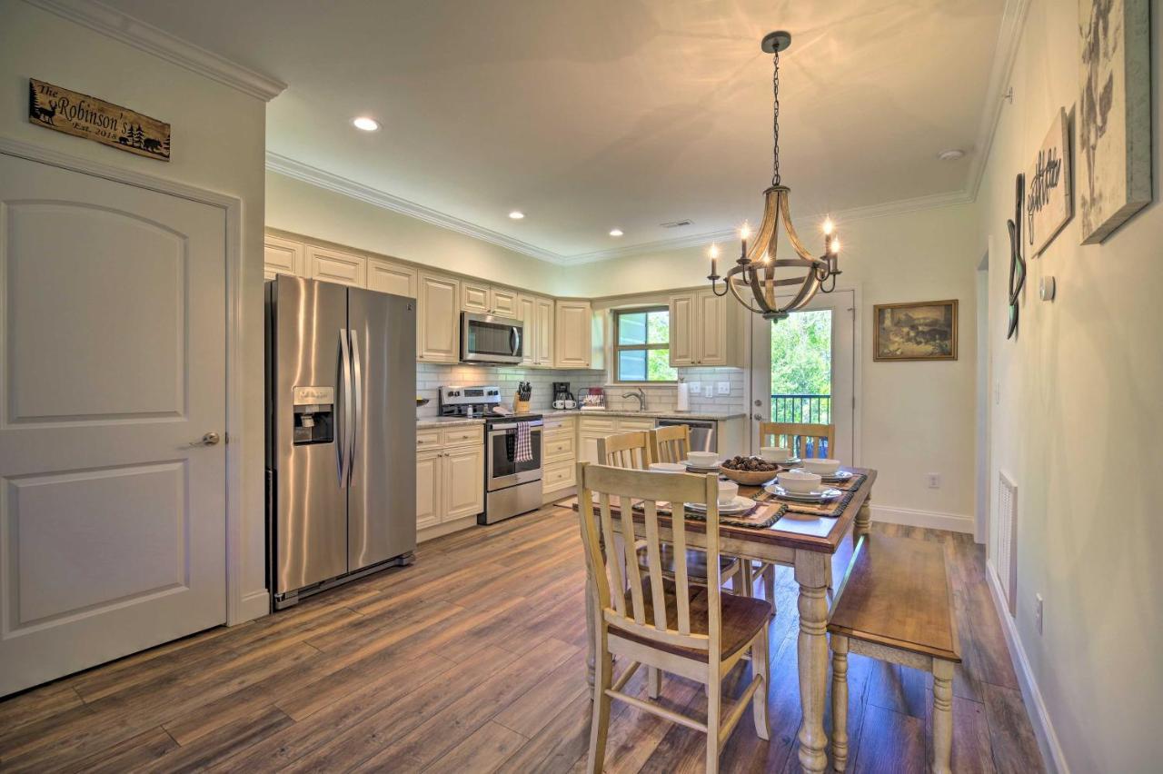 With Pool, Great Smoky Mountain Views Appartement