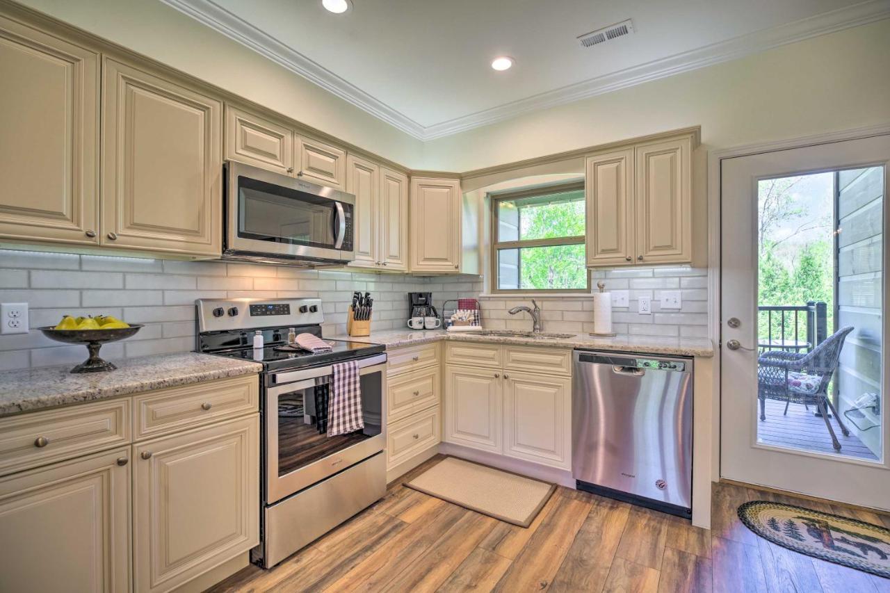 With Pool, Great Smoky Mountain Views *