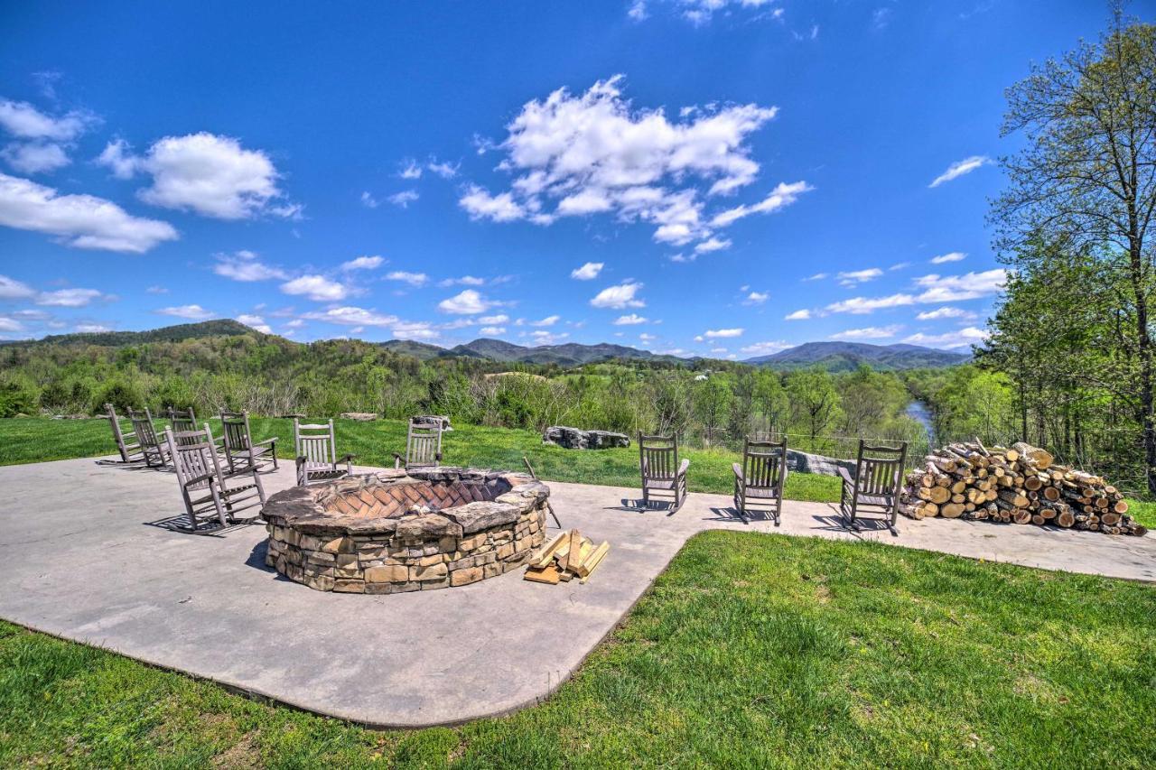 With Pool, Great Smoky Mountain Views Townsend