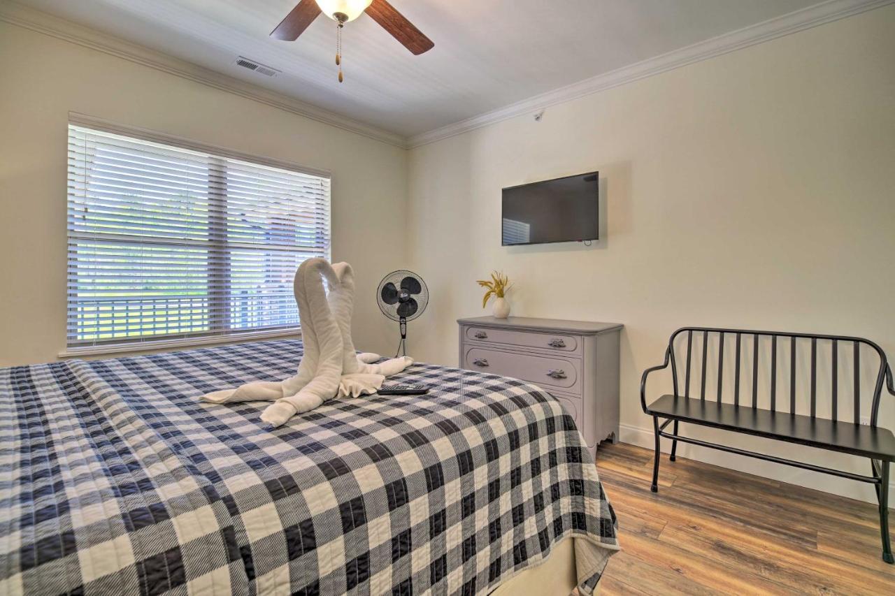 With Pool, Great Smoky Mountain Views Appartement Townsend