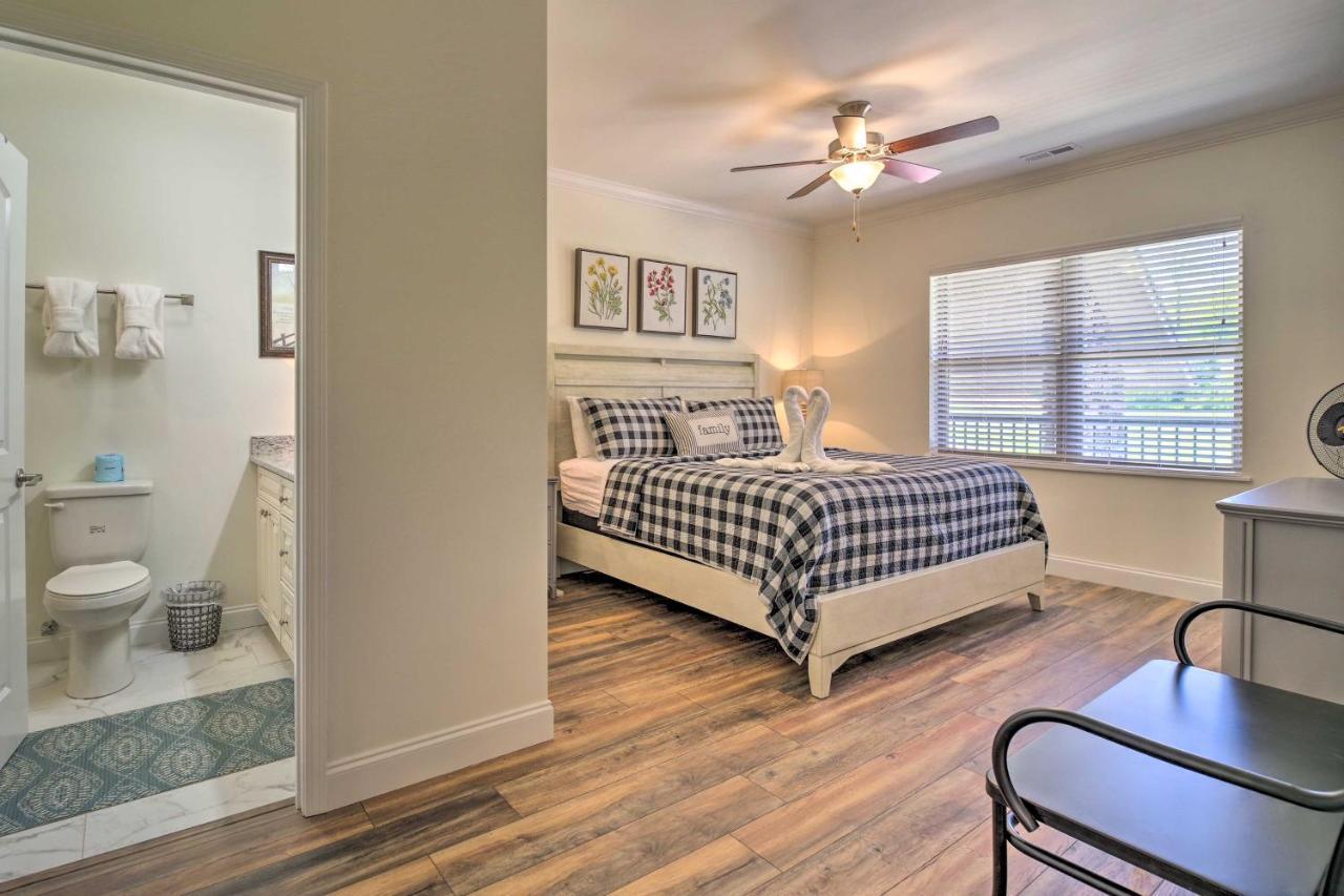With Pool, Great Smoky Mountain Views Appartement *